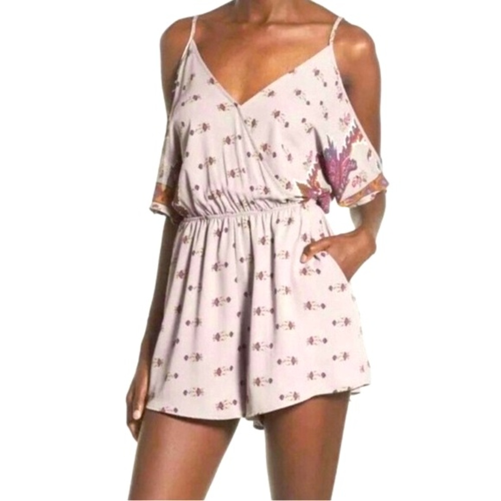ASTR by the label cold shoulder romper with floral pattern Large (L)